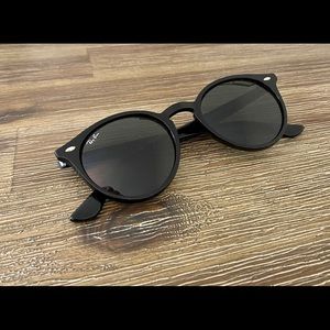 Ray Ban round black sunglasses